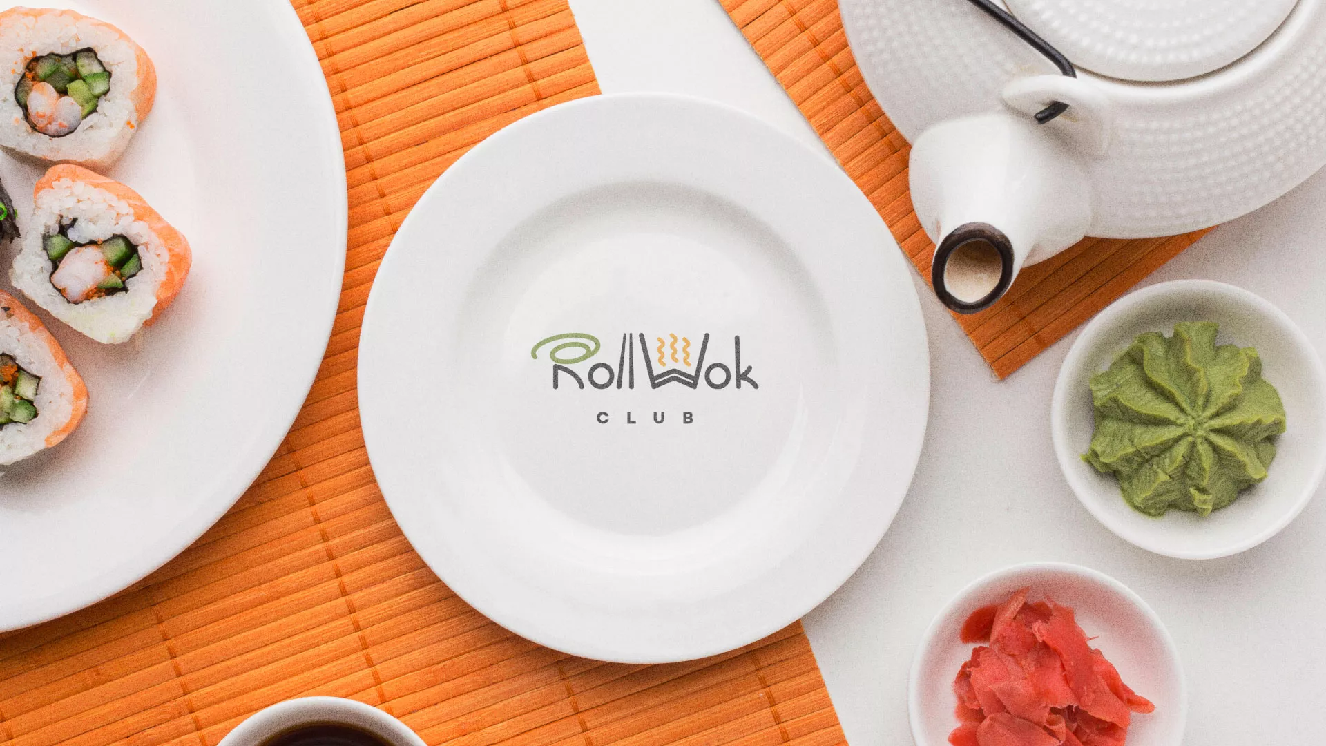Разработка логотипа и фирменного стиля суши-бара «Roll Wok Club» в Добрянке